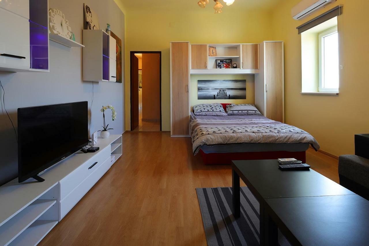 Apartman Vito Apartment Рийека Екстериор снимка